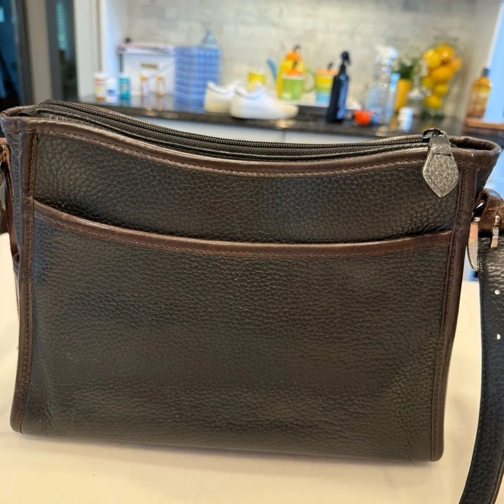 BRIGHTON Womens Black & Brown LEATHER SHOULDER BAG W/card Holder Croc Embossed